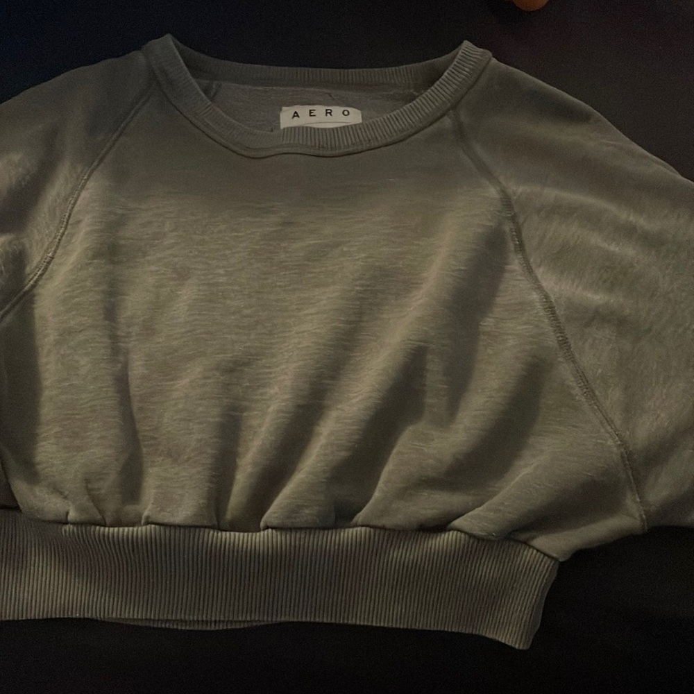 long sleeve cropped AERO brand